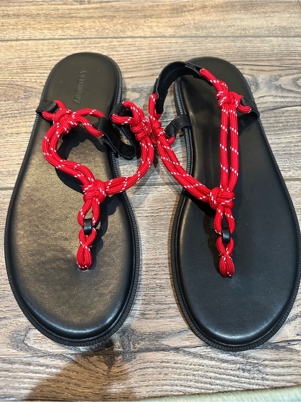 Old Navy Women’s Black Sandals with Red Rope Straps Size 8 - Picture 2 of 3